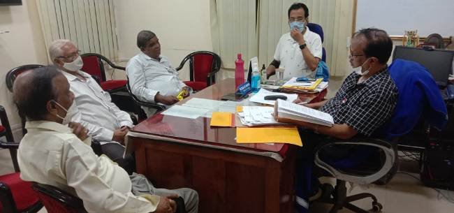 ସରକାରୀ ଚିକିତ୍ସାଳୟର ସମସ୍ୟା ସମାଧାନ ପାଇଁ ଦାବିପତ୍ର ପ୍ରଦାନ