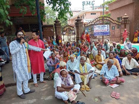 ବାର୍ଦ୍ଧକ୍ୟ ଭତ୍ତା ବୃଦ୍ଧି ସମ୍ବନ୍ଧରେ ସେବା ପ୍ରତିନିଧିଙ୍କ ତରଫରୁ ସ୍ମାରକପତ୍ର