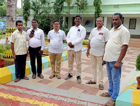 5T ସ୍କୁଲ୍ ସମେତ ବିଭିନ୍ନ ପ୍ରକଳ୍ପ ବୁଲି ଦେଖିଲେ ବ୍ଳକ୍ ଅଧ୍ୟକ୍ଷ ଏବଂ ଜନ ପ୍ରତିନିଧି