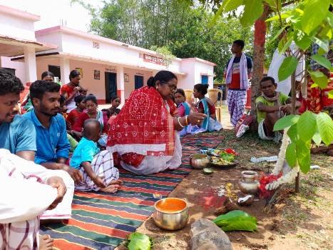 କାଜଲରାନୀ ଅଲଇତୁନ ଆଶ୍ଳା ପକ୍ଷରୁ ପଣ୍ଡିତ ରଘୁନାଥ ମୁର୍ମୁ'ଙ୍କ ୧୧୮'ତମ ଜନ୍ମ ଜୟନ୍ତି ପାଳିତ 