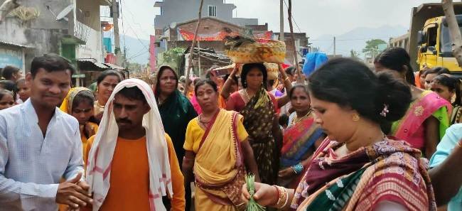 ମାଁ ଗ୍ରାମଦେବୀଙ୍କ ଯାତ୍ରା ଆରମ୍ଭ : ଅସ୍ଥାୟୀ ମଣ୍ଡପରେ ବିଜେ ହେଲେ ମା...