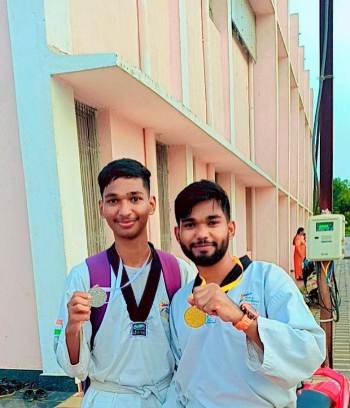 ଟାଏକୋଣ୍ଡା ପ୍ରତିଯୋଗିତାରେ ଭାଗନେଇ ଚର୍ଚ୍ଚାରେ ଗଞ୍ଜାମର ଦୁଇଭାଇ : ଶିଵପ୍ରସାଦକୁ ସ୍ୱର୍ଣ୍ଣ , କାଳୀପ୍ରାସାଦକୁ ରୋପ୍ୟ