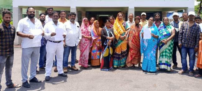 ବିଭିନ୍ନ ଶିଳ୍ପ ଗୁଡିକରେ ମହିଳା ମାନଙ୍କୁ ନିୟୋଜିତ କରିବା ପାଇଁ ଦାବି 