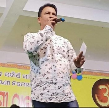 ପେଶା ସାମ୍ବାଦିକ ନିଶା ଆଙ୍କରିଂ