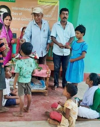 ବିଭିନ୍ନ ସ୍ଥାନରେ ‘ଆର୍ଟ ଅଫ ଗିଭିଂ’ ଦିବସ ପାଳିତ