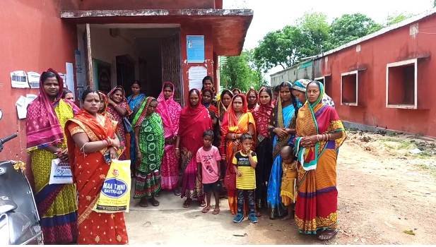 ଅଙ୍ଗନବାଡି ହେଲପର ନିଯୁକ୍ତିରେ ଅନିୟମିତତା ଅଭିଯୋଗରେ କାର୍ଯ୍ୟଳୟ ଘେରିଲେ ମହିଳା