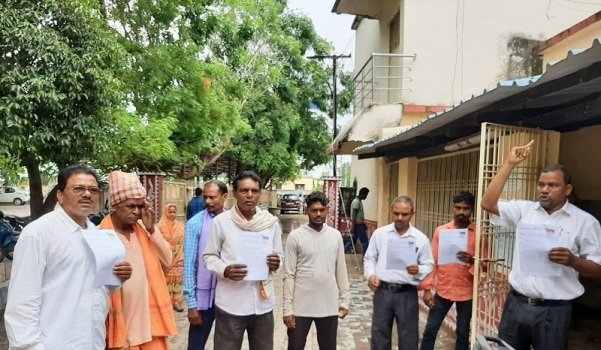 ଚାଷୀଙ୍କ ସମସ୍ୟା ନେଇ ଅଖିଳ ଭାରତ କୃଷକ ସଭା ପକ୍ଷରୁ ବିକ୍ଷୋଭ ଓ ଦାବିପତ୍ର ପ୍ରଦାନ