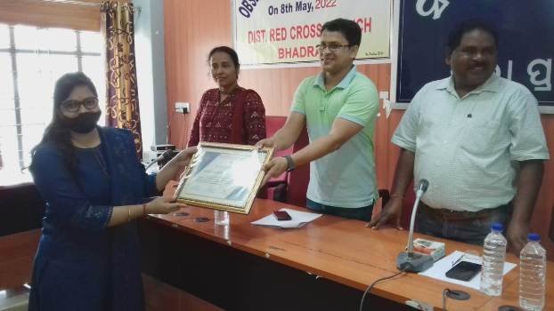 ଜିଲ୍ଲା ରେଡ୍ କ୍ରସ୍ ପକ୍ଷରୁ ତହସିଲଦାରଙ୍କୁ ପ୍ରଶଂସା ପତ୍ର