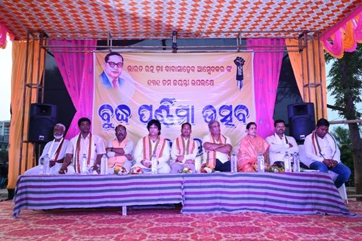 ଡଃ ଆମ୍ବେଦକରଙ୍କ ପ୍ରତିମୂର୍ତ୍ତି ସ୍ଥାପନ : ଦାଣ୍ଡିମାଳ ସେବକ ସଂଘ