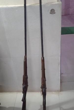 ୨ଜଣଙ୍କ ଠାରୁ ଦୁଇ ବନ୍ଧୁକ ଜବତ : ୨ ଗିରଫ