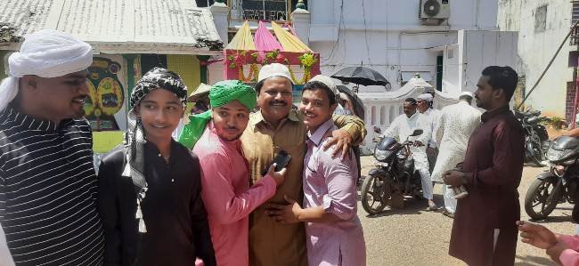 ଛତ୍ରପୁର ସହରରେ ଧୂମଧାମରେ ଇଦ୍ ପାଳିତ ହୋଇଯାଇଛି 