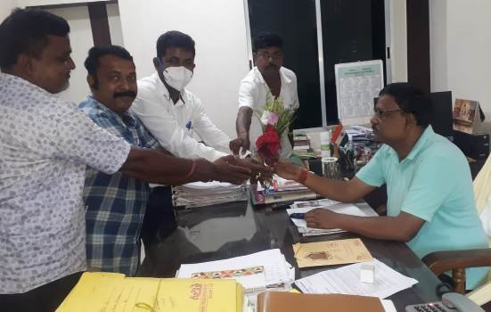 ଜିଲ୍ଲାପାଳଙ୍କୁ ଭେଟିଲେ କୈବର୍ତ୍ତ ମହାସଂଘ ସଦସ୍ୟ