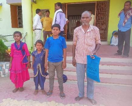 ମୁଣ୍ଡ ଗୁଞ୍ଜିବାକୁ ଘର ଟିକେ ପାଇଁ ପ୍ରଶାସନ ର ଦ୍ଵାରସ୍ତ