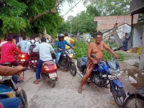 କାଳ ବୈଶାଖୀ ତାଣ୍ଡବ : ଭାଙ୍ଗିଲା ଗଛ