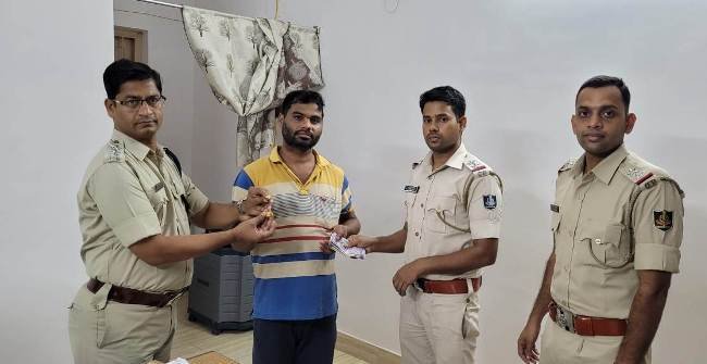 ଚୋରୀ ସୁନାମୁଦି ସହ ନଗଦ ଟଙ୍କା ଉଦ୍ଧାର : ଚୋର ଗିରଫ