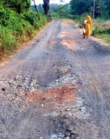 ମରାମତି ଅଭାବରୁ ରାସ୍ତା ମରଣଯନ୍ତା