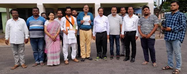 ବିଭିନ୍ନ ଦାବି ନେଇ ବିଜେପି ପକ୍ଷରୁ ଜିଲ୍ଲାପାଳଙ୍କ ଉଦ୍ଦେଶ୍ୟରେ ସ୍ମାରକ ପତ୍ର ପ୍ରଦାନ