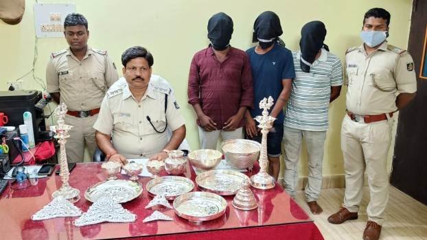 ଭେଙ୍କେଟେଶ୍ୱର ସ୍ୱାମୀ ମନ୍ଦିରରୁ ଚୋରି ଘଟଣାର ପର୍ଦ୍ଦାଫାସ : ୨ନାବାଳକ ଅଟକ, ୩ ଗିରଫ 