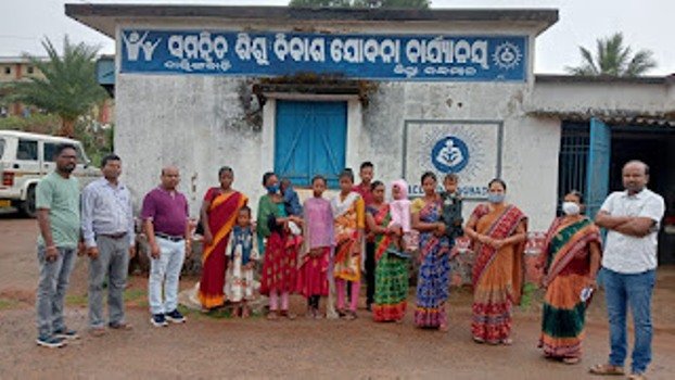 ୫ ଜଣ ଅନାଥ ଶିଶୁଙ୍କୁ ଥଇଥାନ କଲା ଜିଲ୍ଲା ପ୍ରଶାସନ 