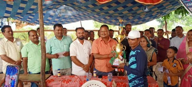 ନିମିନା କ୍ରିକେଟ ଟୁର୍ଣ୍ଣାମେଣ୍ଟ : ଘୋଡାପଲାଣ ଟିମ ଚମ୍ପିୟାନ