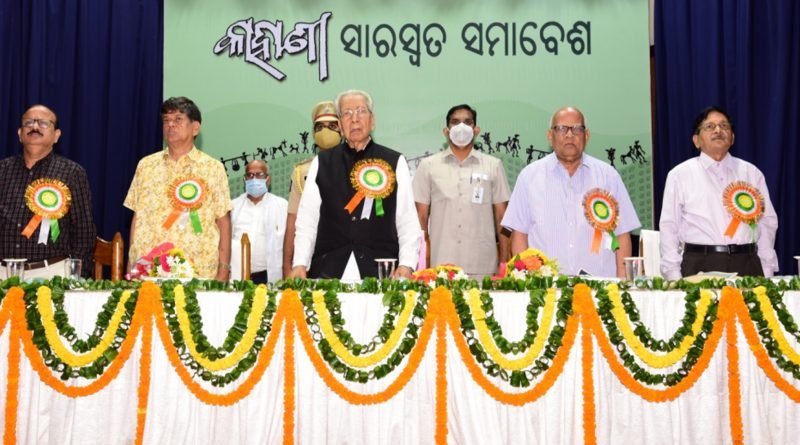 ସାହିତ୍ୟିକମାନେ ସମାଜକୁ ଦିଗ୍‌ଦର୍ଶନ ଦେବା ଉଚିତ