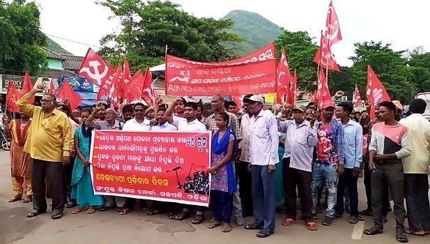 ଅଗ୍ନିପଥ ଯୋଜନାର ପ୍ରତ୍ୟାହାର ଦାବିରେ ସଂଯୁକ୍ତା କିଶାନ୍ ମୋର୍ଚ୍ଚା ତରଫରୁ ପ୍ରତିବାଦ ଦିବସ