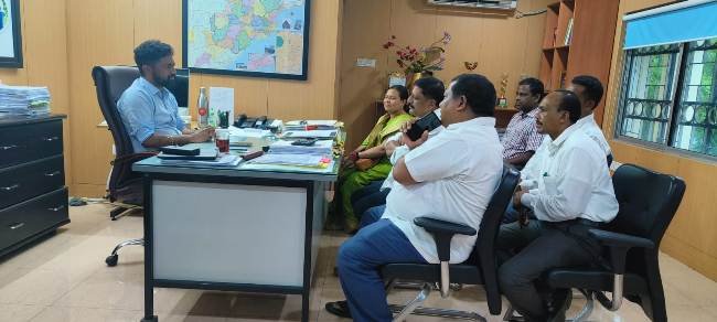 ମୋହନା ବ୍ଲକ ଅଧ୍ୟକ୍ଷ ଖାଉଟି ବିଭାଗ କମିଶନ ର ଙ୍କ ସହିତ ସାକ୍ଷତ