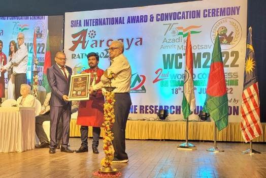 ‘ଆରୋଗ୍ୟ ରତ୍ନ’ ସମ୍ମାନରେ ସମ୍ମାନିତ ହେଲେ ଯୁବ ଡକ୍ଟର ନରସିଂହ ପ୍ରସାଦ ଚରତି