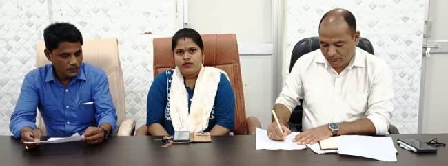 ପାରଳା ପୌରପରିଷଦ ପକ୍ଷରୁ ଜନଶୁଣାଣୀ ଓ ହେଲ୍ପଲାଇନ ପ୍ରକୋଷ୍ଠ ଆରମ୍ଭ 