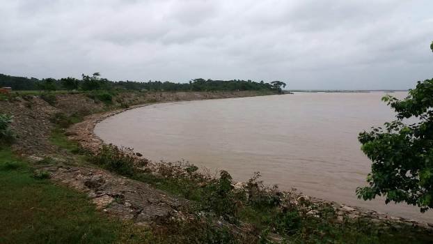 ଦେବୀ ସାଜିଛି ଦାନବୀ : ଶହ ଶହ ଏକର ଚାଷ ଜମି ନଦୀ ଗର୍ଭ ରେ ଲୀନ ହୋଇଛି