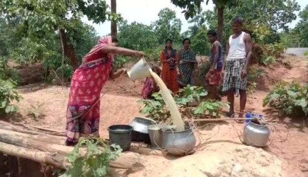 ସରକାରଙ୍କ ବସୁଧା ଯୋଜନା ବିଧାୟକଙ୍କ ବ୍ଲକରେ ଫେଲ ମାରିଲା:ଜଳକଷ୍ଟ ଯୋଗୁଁ ଲୋକେ ପିଉଛନ୍ତି ଗୋଳିଆ ପାଣି