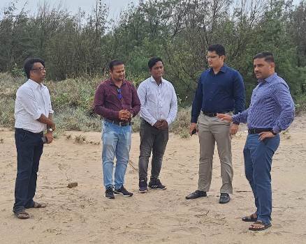 ନୋଳିଆ ନୂଆଗାଁ ସ୍ଥିତ ସମୁଦ୍ର କୁଳିଆ ଅଞ୍ଚଳ ପରିଦର୍ଶନ କଲେ ଜିଲ୍ଲାପାଳ ଓ ପିଡି 