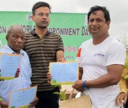 ଚାରିଛକ ପ୍ରେସ କ୍ଲବ କୁ ପ୍ରକୃତି ମିତ୍ର ଓ ସାମ୍ୱାଦିକ ଜ୍ଞାନ ବିଶ୍ଵାଳ ଙ୍କୁ ପ୍ରକୃତି ବନ୍ଧୁ ପୁରସ୍କାର 