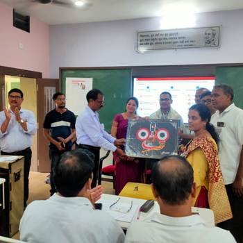 ଗୋଷ୍ଠୀ ଉନ୍ନୟନ ଅଧିକାରୀଙ୍କ ଶିକ୍ଷକ ତାଲିମ୍ ଶିବିର ପରିଦର୍ଶନ : ଶିକ୍ଷକଙ୍କୁ ଦେଲେ 5T ବିଦ୍ୟାଳୟ ପରି ଚାଳନାର ମନ୍ତ୍ର