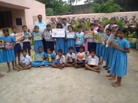 ଅନ୍ତ୍ୟୋଦୟ ସେବା ସଂସ୍ଥା ଦ୍ୱାରା ଵିଦ୍ୟାଳୟକୁ ବିଭିନ୍ନ ପାଠ୍ୟକ୍ରମ ସାମଗ୍ରୀ ଯୋଗାଣ