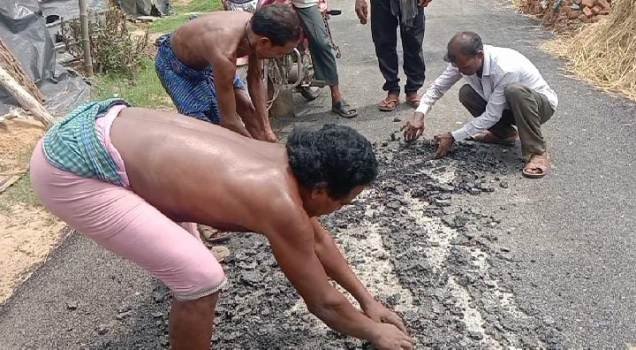 ଓରପଟ - ଆମ୍ପର ରାସ୍ତା କାର୍ଯ୍ୟ ନିମ୍ନମାନର : ରାତି ରେ ପଡୁଛି ପିଚୁ