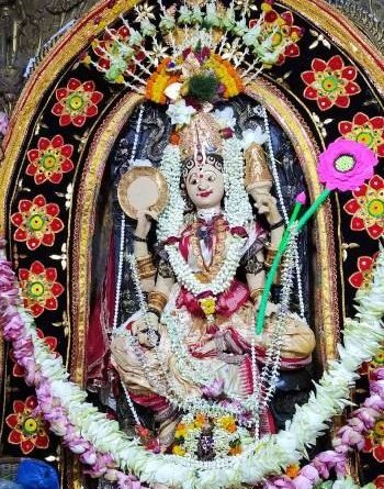 ସ୍ନାନ ପୂର୍ଣ୍ଣିମା ରେ ମା ମଙ୍ଗଳା ଙ୍କ ସର୍ବାଙ୍ଗ ଚନ୍ଦନ ବେଶ ଅନୁଷ୍ଠିତ