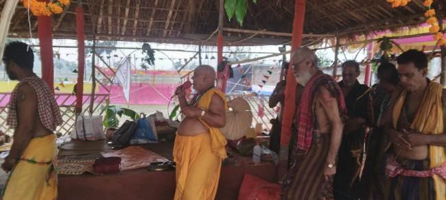 ଭାଗିରଥିପୁର ଗ୍ରାମରେ ନାମ ଯଜ୍ଞ, ଅନ୍ନ ଯଜ୍ଞ ଓ ଘୃତ ଯଜ୍ଞ ଅନୁଷ୍ଠିତ : ପଣ୍ଡିତ ଙ୍କ ବେଦ ଧ୍ୱନିରେ ପ୍ରକମ୍ପିତ ହେଲା ପରିବେଶ