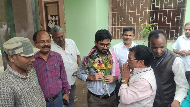 ନୂତନ ଜିଲ୍ଲାପାଳ ଙ୍କୁ ନିଆରା ଢଙ୍ଗରେ ସ୍ୱାଗତ ସମ୍ବର୍ଦ୍ଧନା ଜଣାଇଲା କନ୍ଧମାଳ କଳା ସଂସ୍କୃତି ସଂଘ 