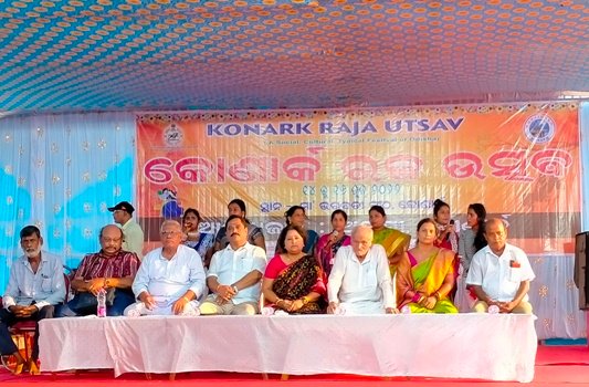 ୩ଦିନିଆ କୋଣାର୍କ ରଜଉତ୍ସବ ଉଦଘାଟିତ : ରଜଦୋଳି ଖେଳ ଓ ପିଠାପଣାର ମଜା ନେଲେ ପର୍ଯ୍ୟଟକ