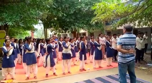 ମୋହନା - ବିଭିନ୍ନ ସ୍ଥାନରେ ଯୋଗ ଦିବସ  : ଗୋଟିଏ ଦିନ ନୁହେଁ ପ୍ରତିଦିନ ଯୋଗ ଅଭ୍ୟାସ ଜରୁରୀ