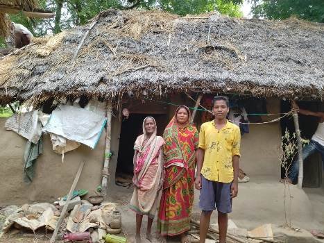 ବ୍ଲକ କାର୍ଯ୍ୟାଳୟ କର୍ମଚାରୀଙ୍କ ଦାୟିତ୍ୱହୀନତା ଘଟଣା : ଭୁଲିଗଲା କି ବ୍ଲକ ପ୍ରଶାସନ ?