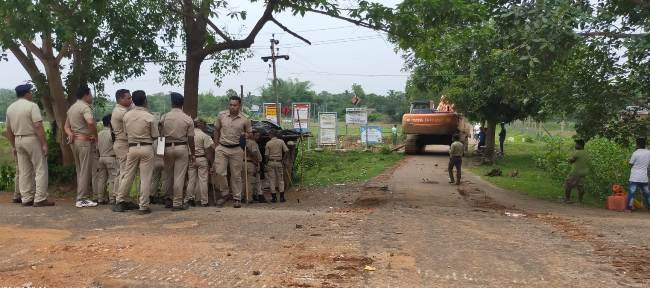 ପୁଲିସ ଉପସ୍ଥିତିରେ କେନାଲ ନିର୍ମାଣ ପାଇଁ ଜମି ଚିହ୍ନଟ ହେଲା