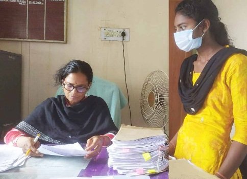 ରଞ୍ଜିତାକୁ ଉଚ୍ଚ ଶିକ୍ଷା ପାଇଁ ସହାୟତାର ହାତ ବଢାଇଲା ଜିଲ୍ଲା ପ୍ରଶାସନ