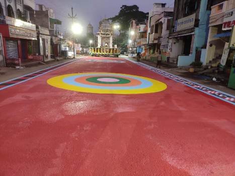 ଆକର୍ଷଣୀ ଝୋଟି ରଙ୍ଗରେ ଝଲସୁଅଛି ରାଜଦାଣ୍ଡ ରାସ୍ତା