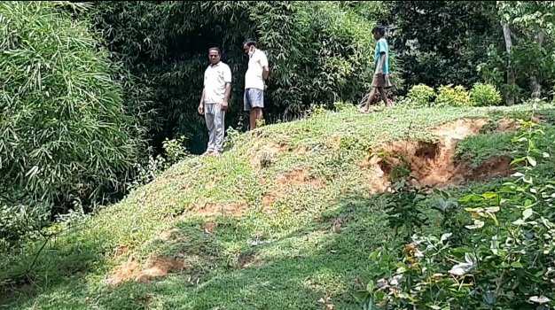 ତରଭା-ସମଣା ବନ୍ଧ ନିର୍ମାଣ ହେଉ ନଥିବାରୁ ହାଟଡିହି ବ୍ଳକ ପ୍ରତି ବନ୍ୟା ବିପତ୍ତି ବଢ଼ୁଛି