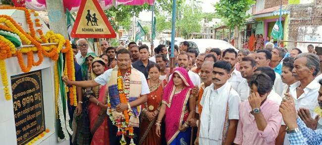 ମନ୍ତ୍ରୀଙ୍କ ଦ୍ୱାରା ବିଭିନ୍ନ ପ୍ରକଳ୍ପର ଭିତ୍ତିପ୍ରସ୍ତର ସ୍ଥାପନ