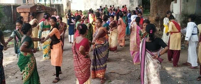 ମିଶନ ଶକ୍ତିର ମହିଳା ମାନଙ୍କୁ ଆତ୍ମ ସୁରକ୍ଷା ତାଲିମ ପ୍ରଦାନ