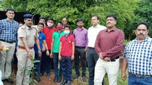 କେନ୍ଦ୍ରୀୟ ବିଦ୍ୟାଳୟ ପରିସରରେ ୭୩ତମ ବନ ମହୋତ୍ସବ ସପ୍ତାହ ପାଳିତ 