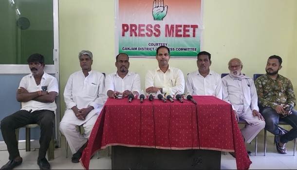 ବର୍ଦ୍ଧିତ ଘର ଟିକସ ଆଦାୟ ଓ ଖଲିକୋଟ କଲେଜର ଇତିହାସକୁ ବିକୃତ କରିବା ବନ୍ଦ କର 